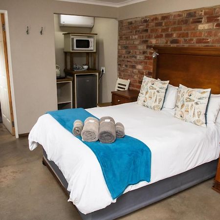 Opstal Guestfarm Hotel Potchefstroom Ngoại thất bức ảnh