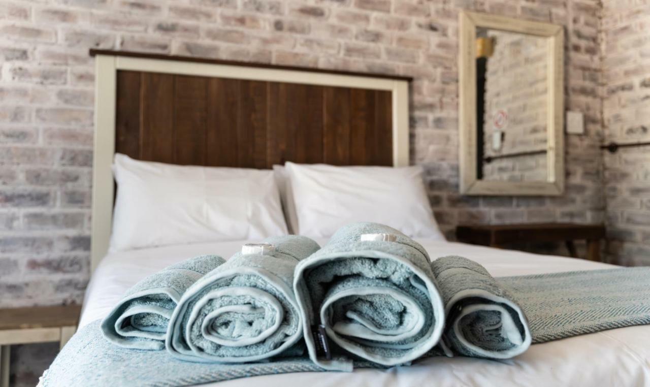 Opstal Guestfarm Hotel Potchefstroom Ngoại thất bức ảnh