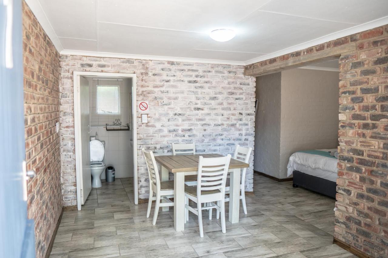 Opstal Guestfarm Hotel Potchefstroom Ngoại thất bức ảnh
