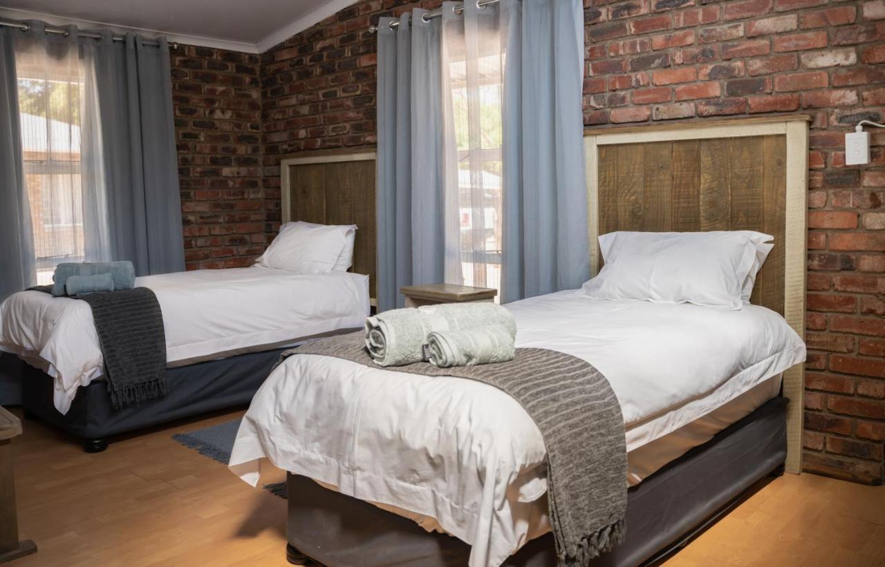 Opstal Guestfarm Hotel Potchefstroom Ngoại thất bức ảnh
